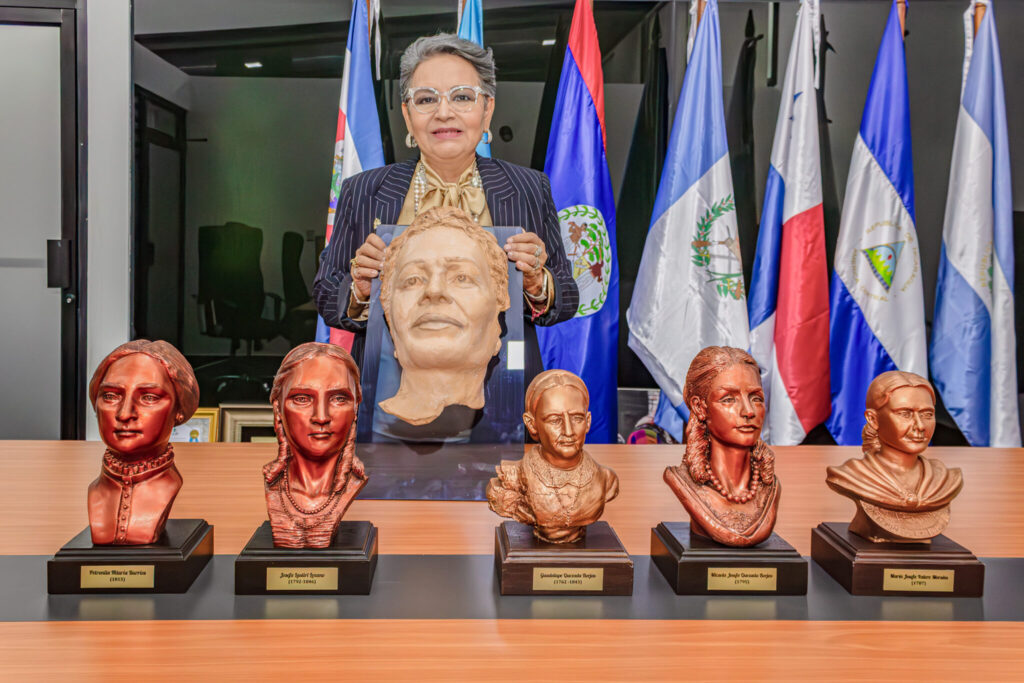 ESCULTURAS ARTISTAS HONDUREÑAS